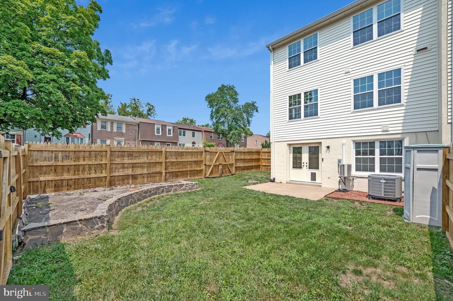 4151 Hamlin Court photo 4