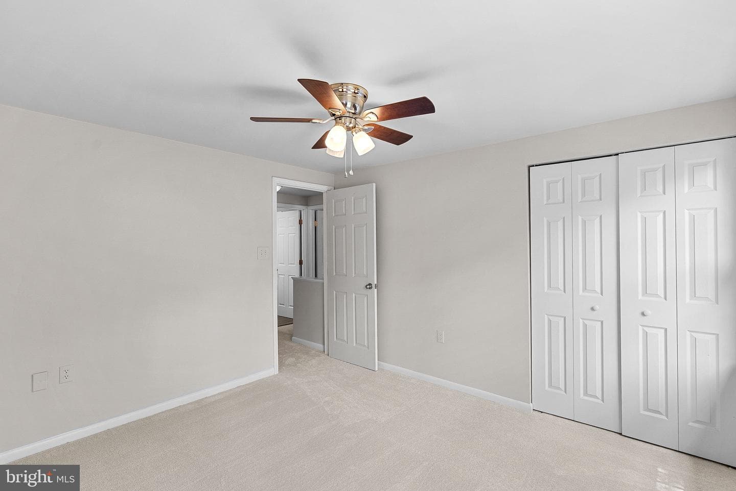 2284 Dosinia Court photo 38