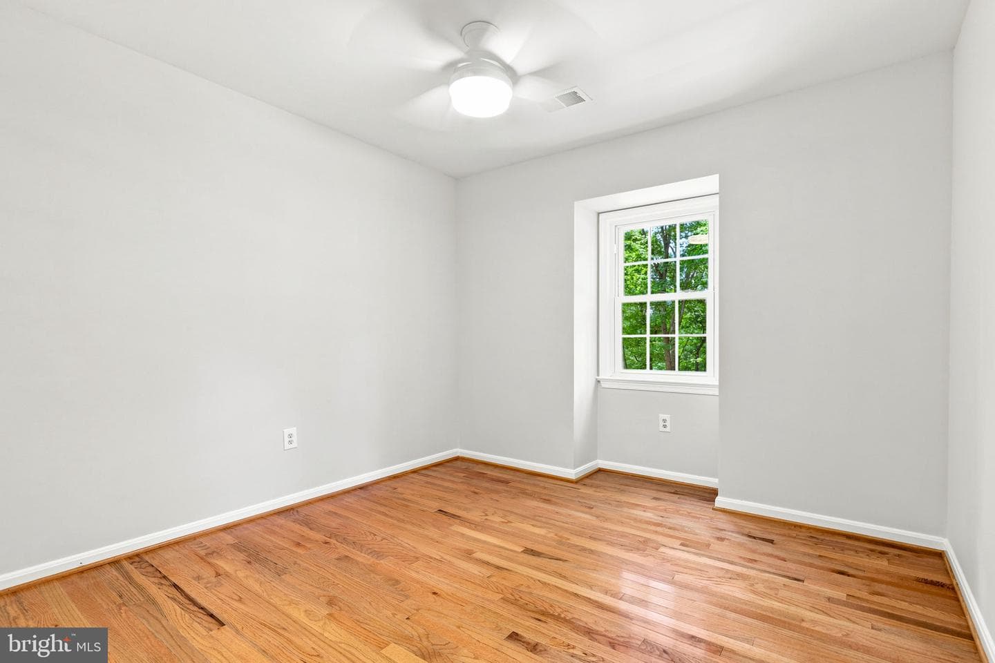9811 Vertain Court photo 31
