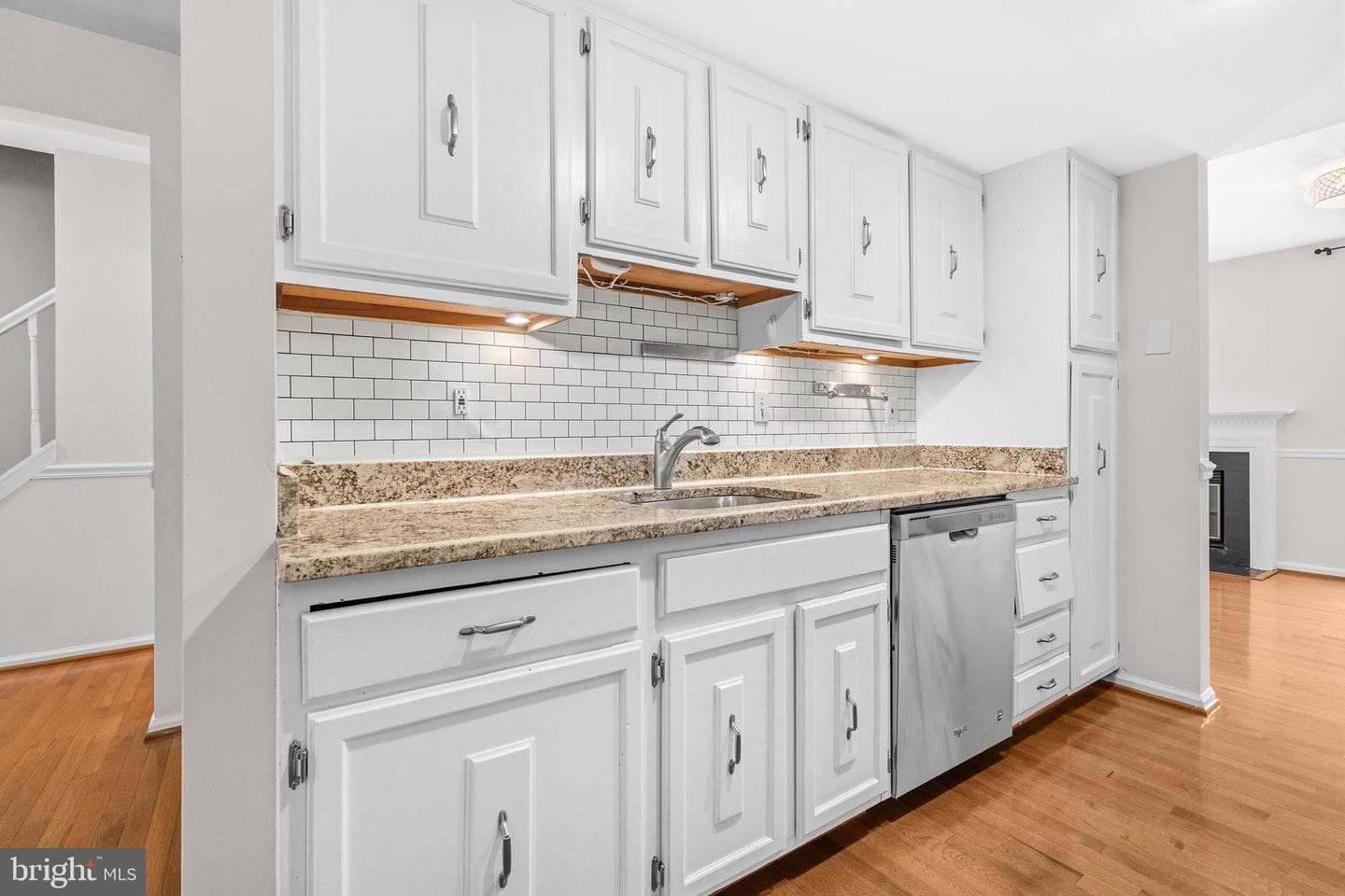 6279 Kerrydale Drive photo 8