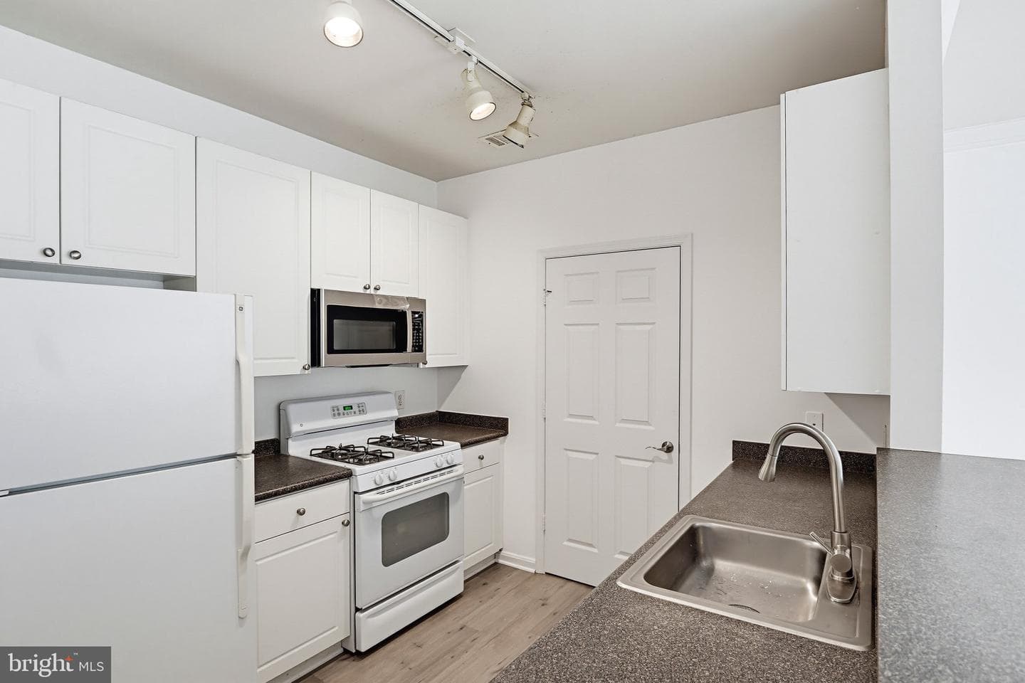 2791 Centerboro Drive #188 photo 11