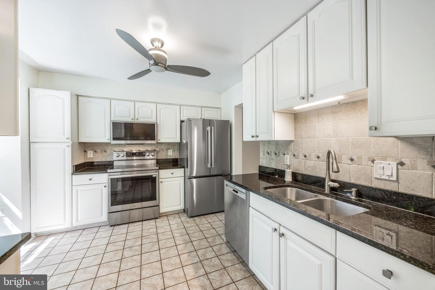 5703 Gladden photo 13