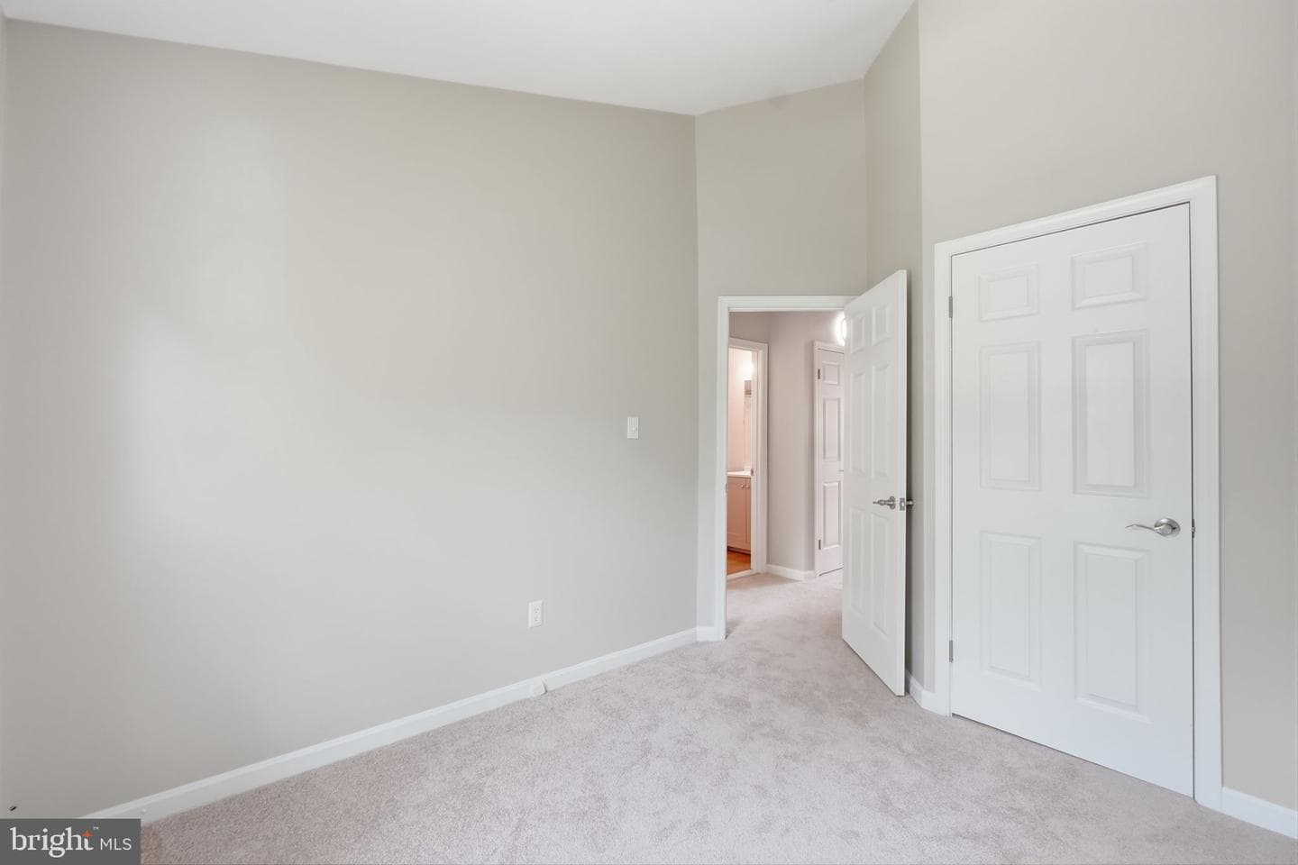 6027 Rockton Court photo 24