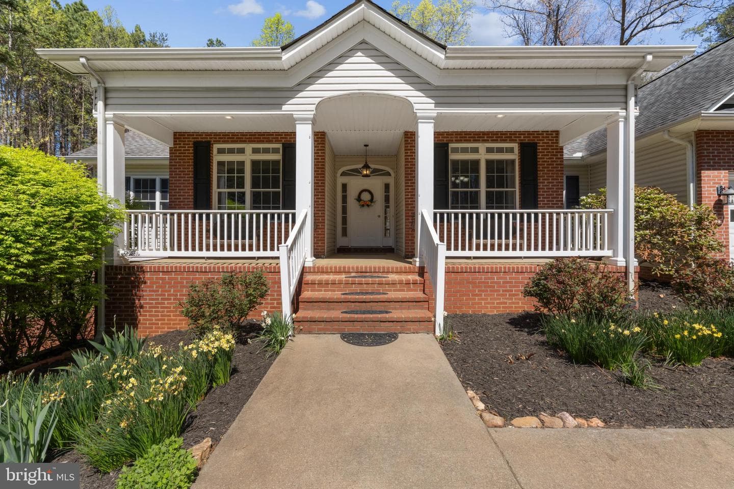 286 Lewis Drive photo 3