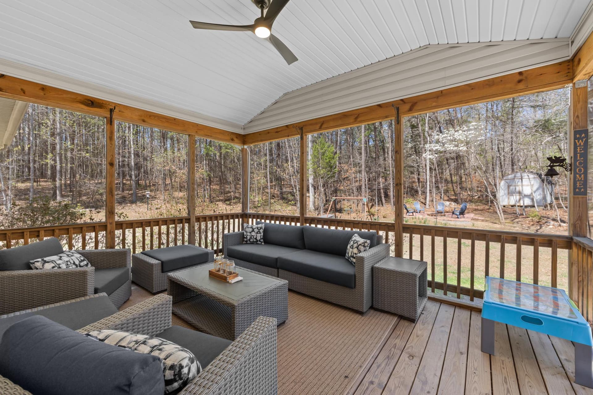 286 Lewis Drive photo 5