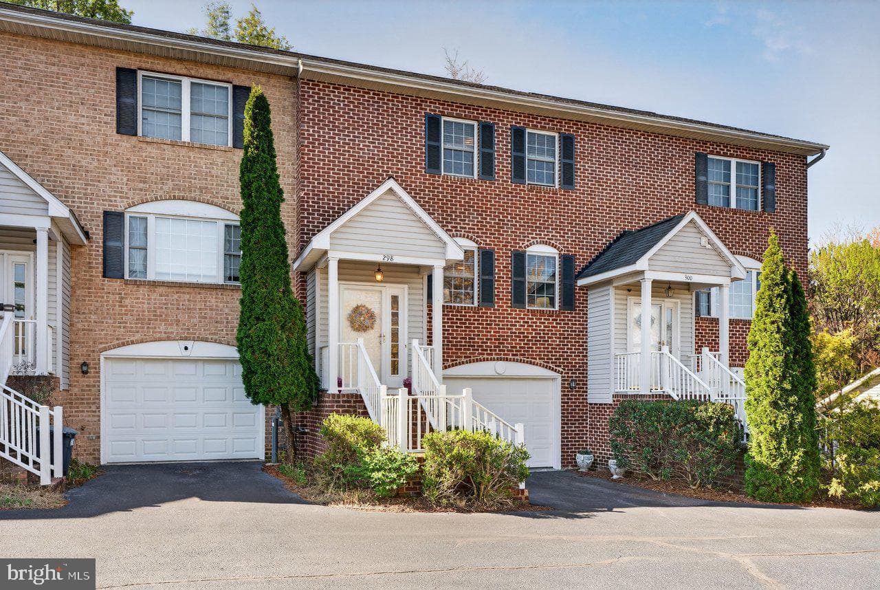 298 Emerald Drive photo 4