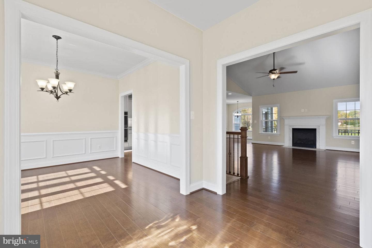 10468 Eisenhower Drive photo 2