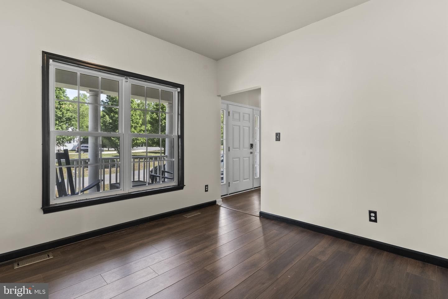 9533 Barbaras Way photo 8