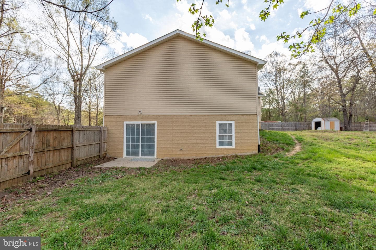 16283 Round Hill Road photo 4
