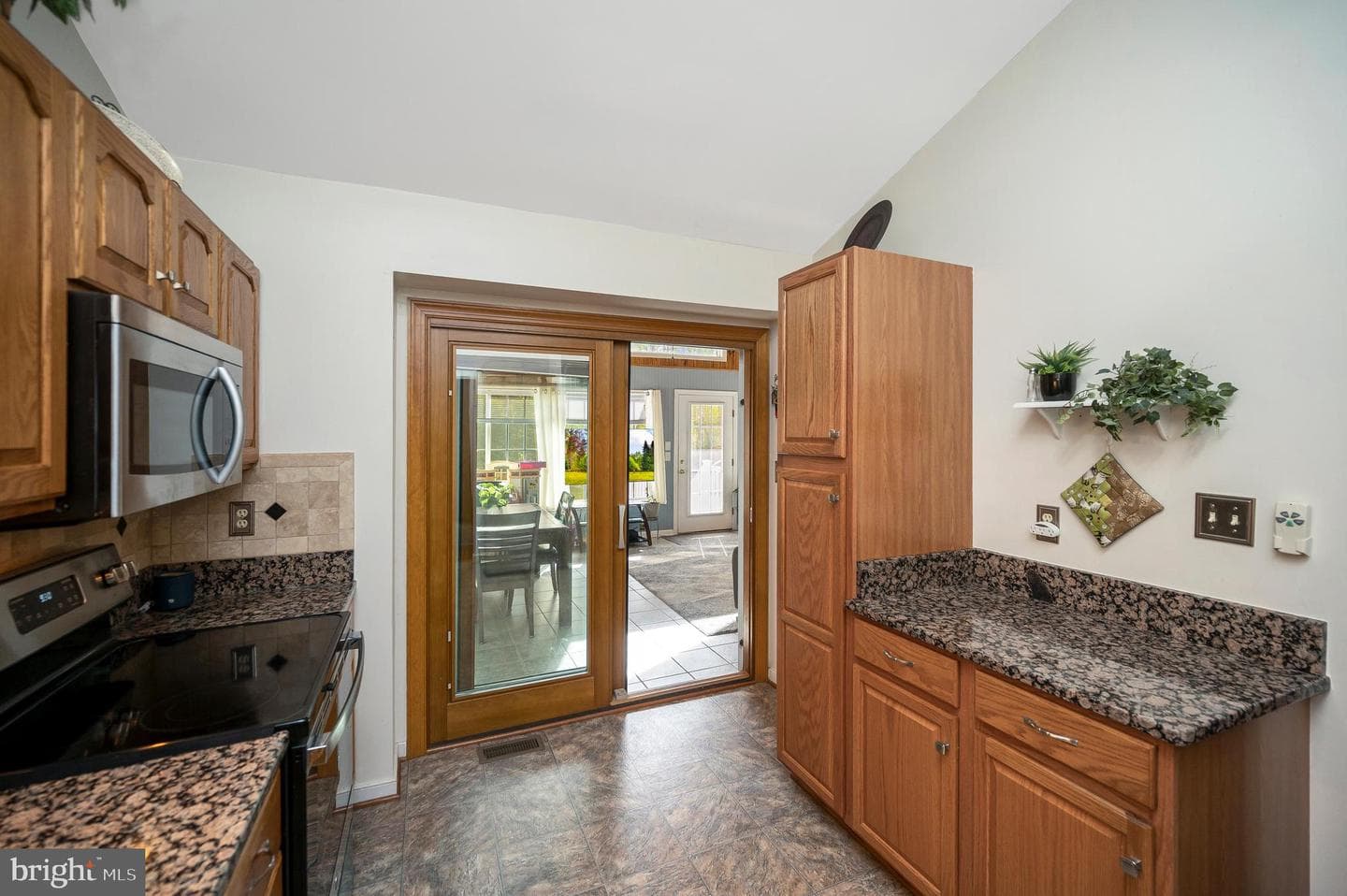 8447 Clare Street photo 18