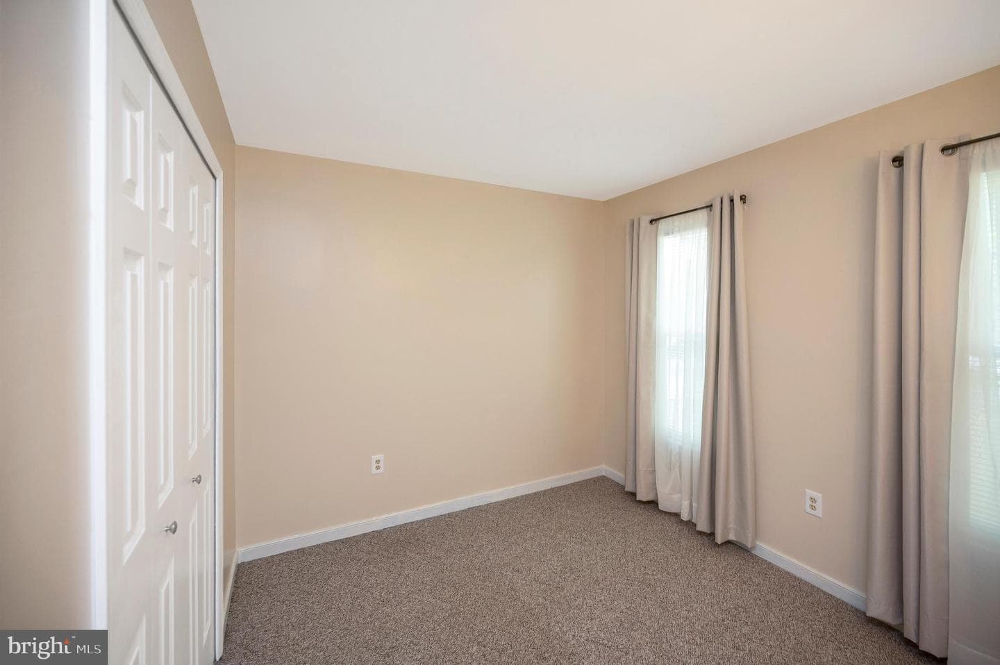 8447 Clare Street photo 34