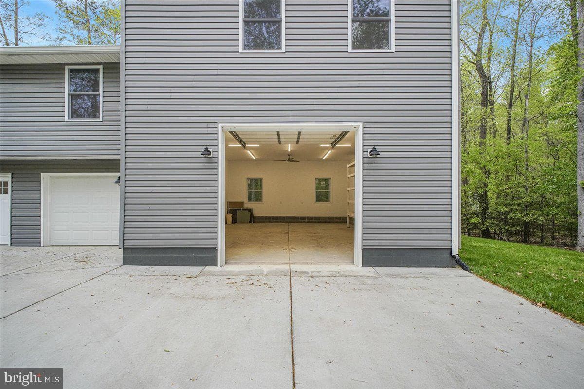 10464 Eisenhower Drive photo 43