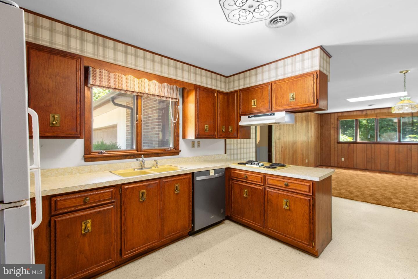 5434 Strawberry Lane photo 25