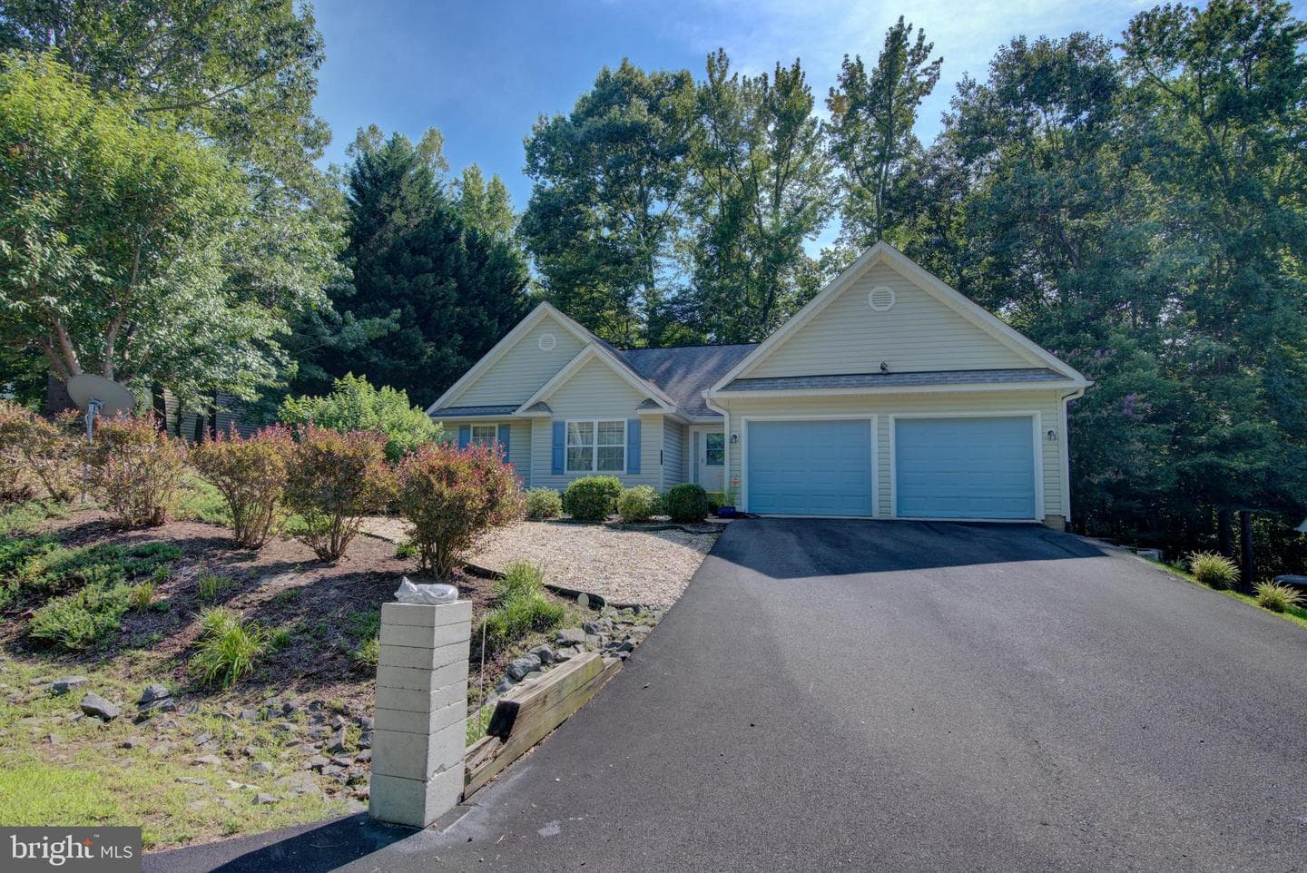 8256 Reagan Drive photo 3