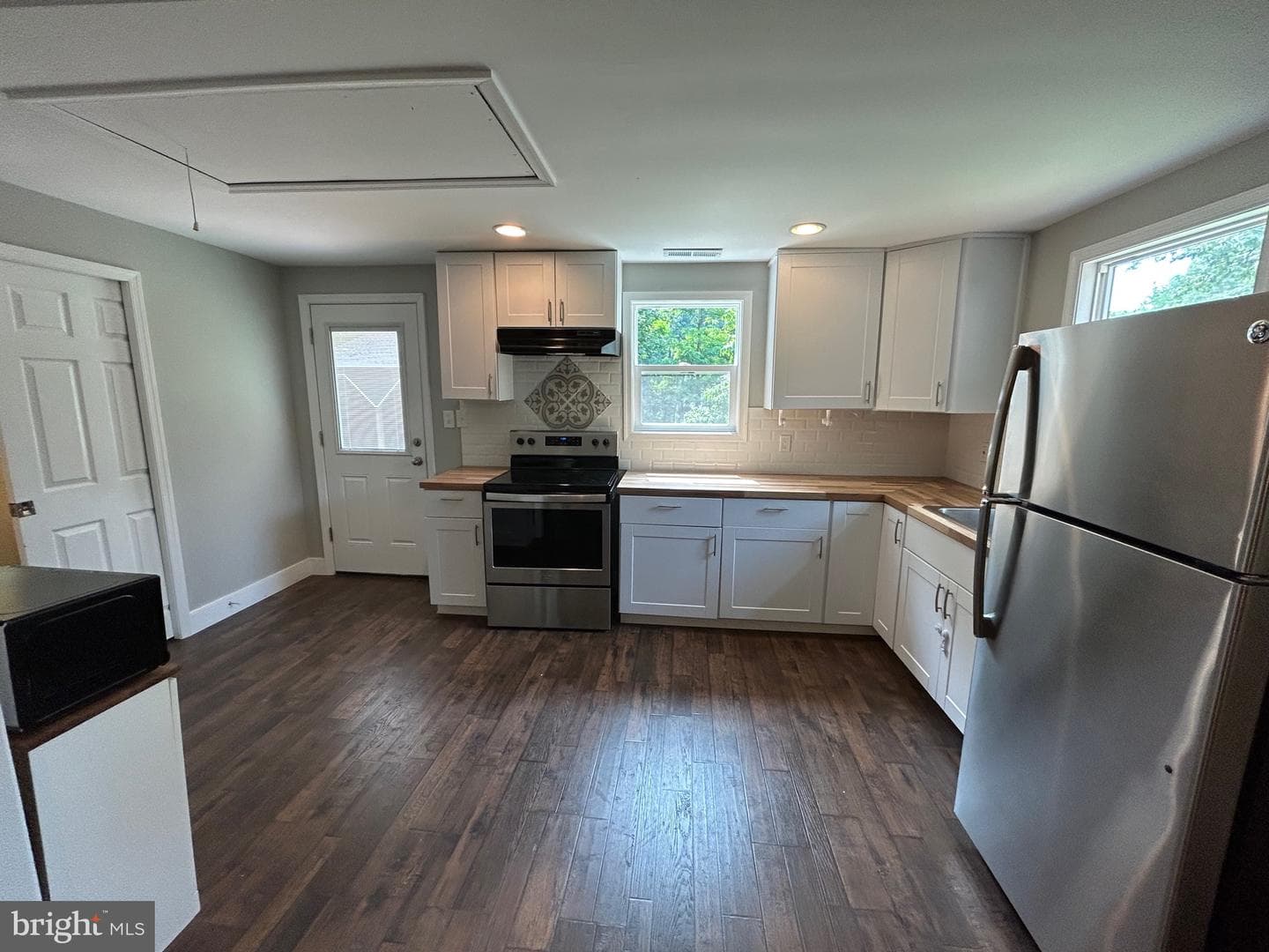 1346 N Lakeshore Drive photo 12