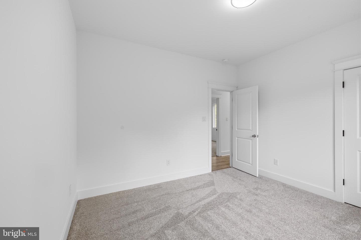 515 Noahs Landing Drive photo 32