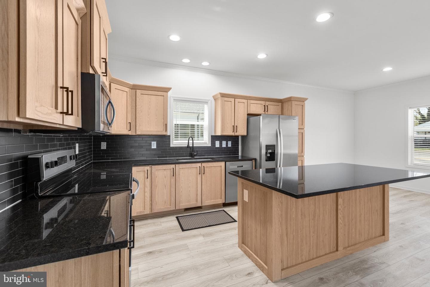 818 Mineral Avenue photo 13