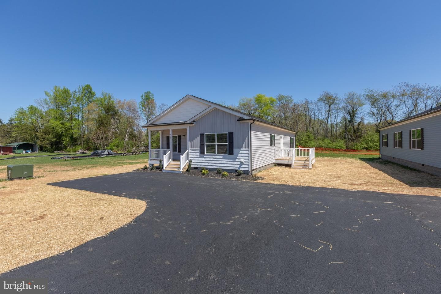 818 Mineral Avenue photo 3