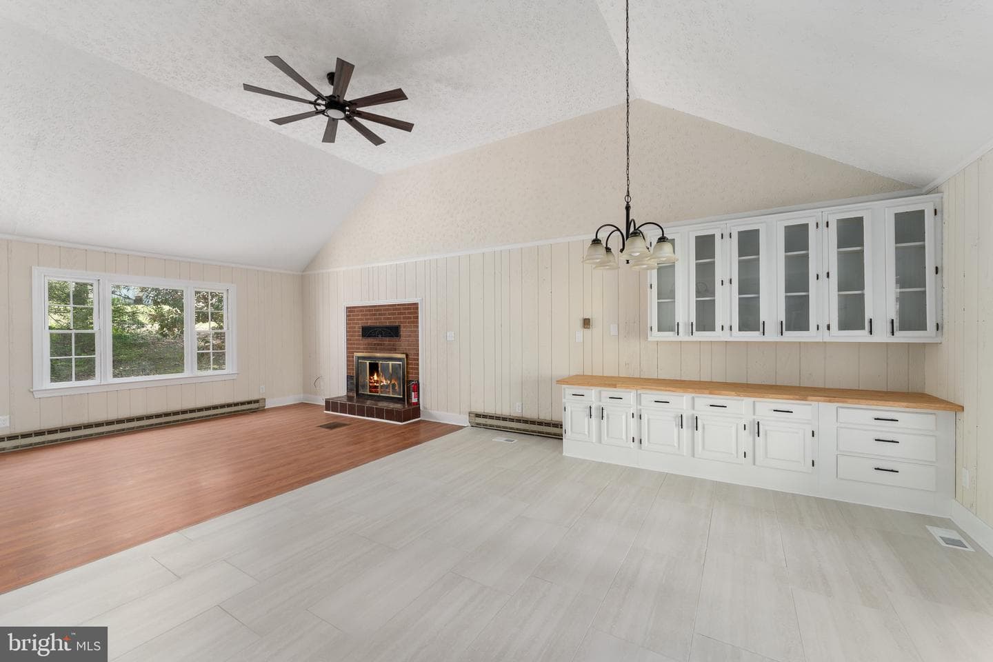 2367 N Lakeshore Drive photo 13