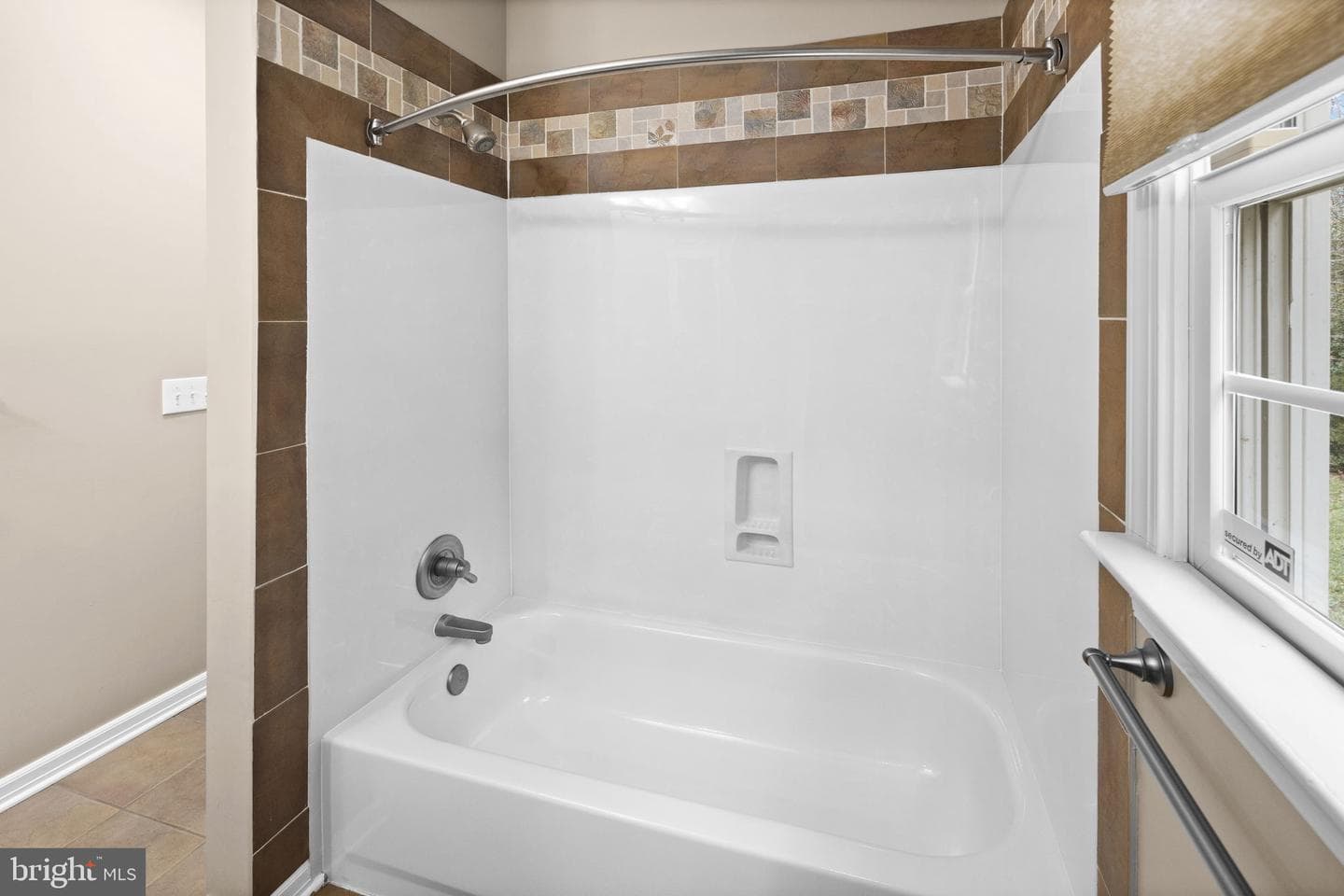 575 Tall Pines Dr photo 32