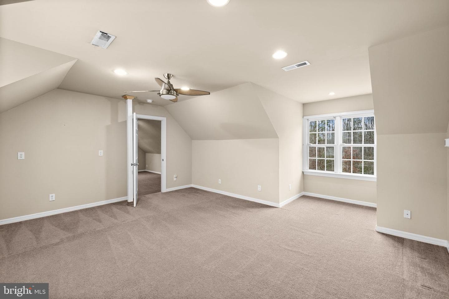 575 Tall Pines Dr photo 35
