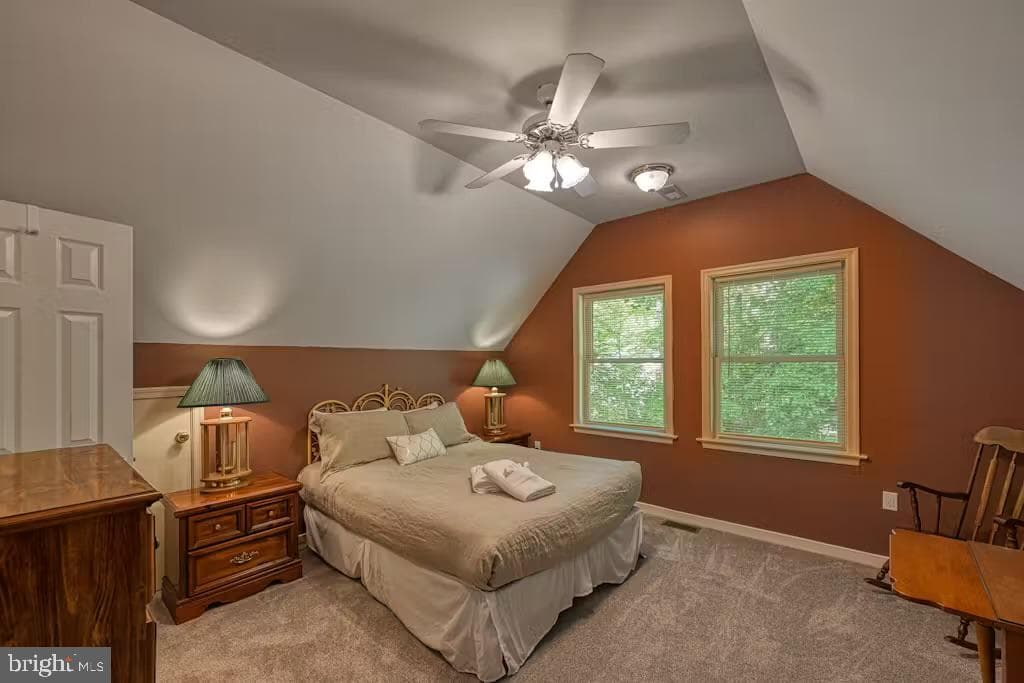 68 Emma Jane Lane photo 16