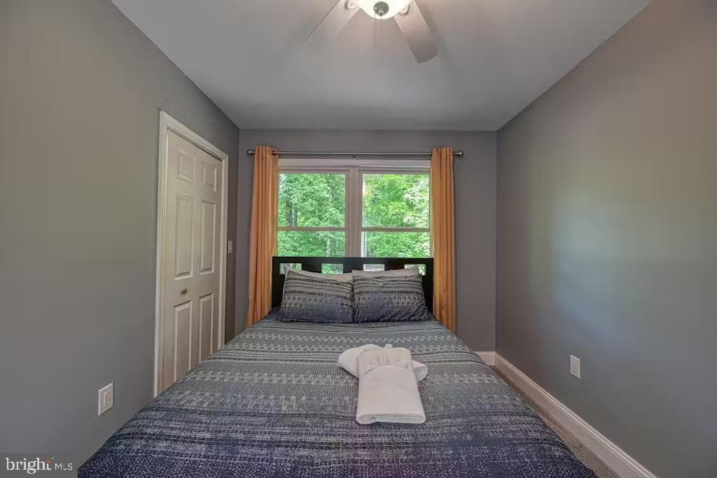 68 Emma Jane Lane photo 18