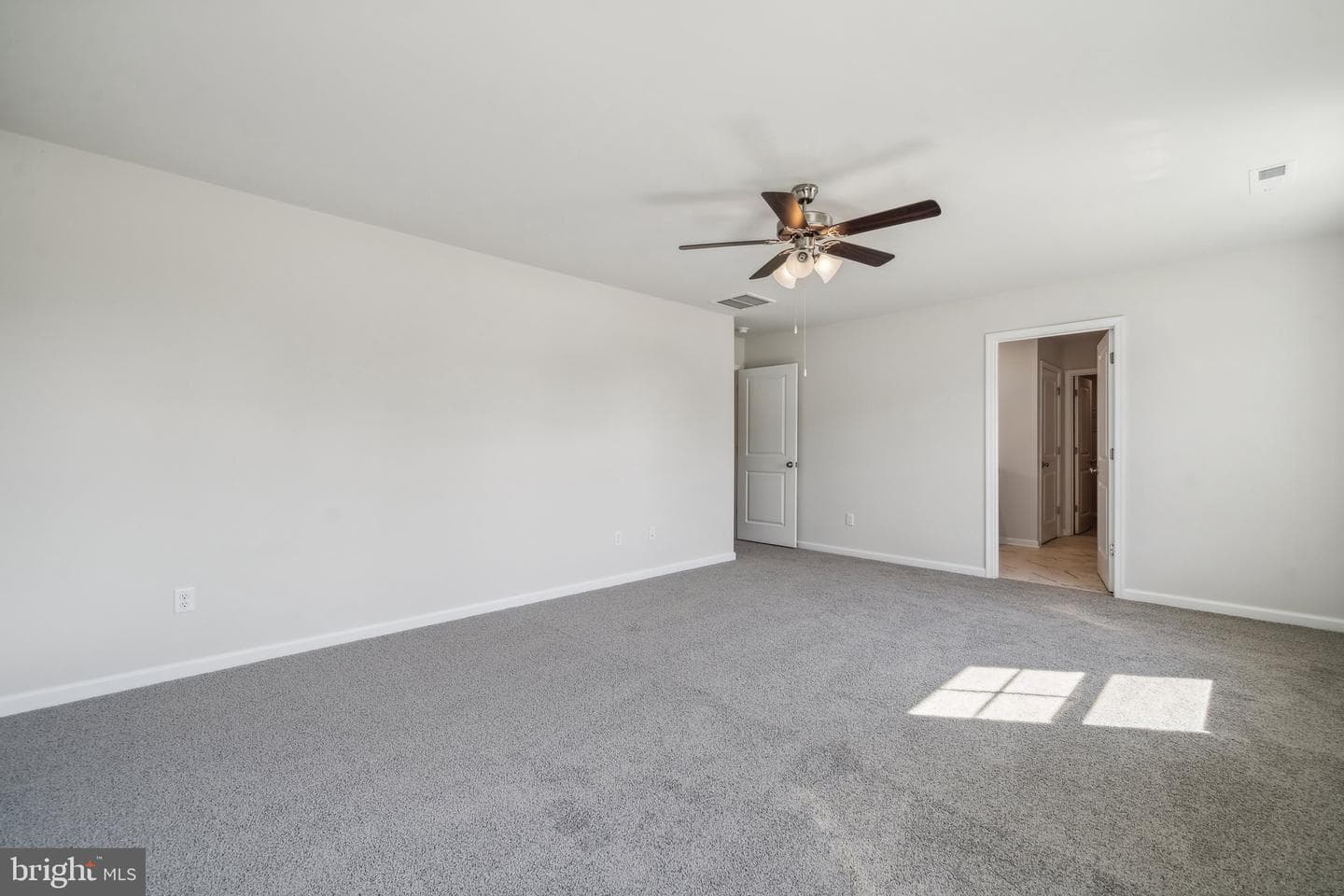 100 Liberty Lane photo 20