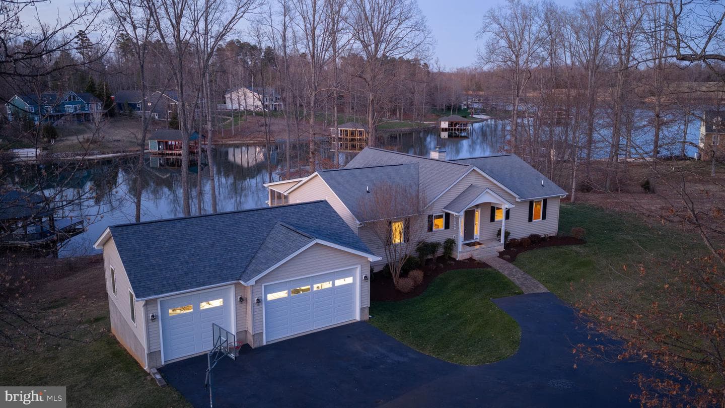 2045 Lake Forest Drive