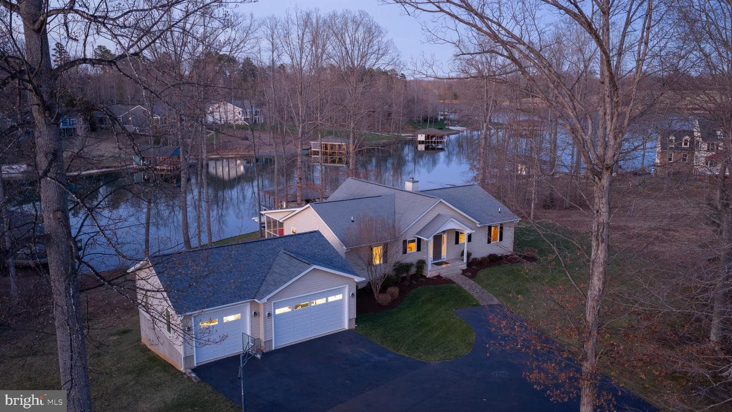 2045 Lake Forest Drive photo 103