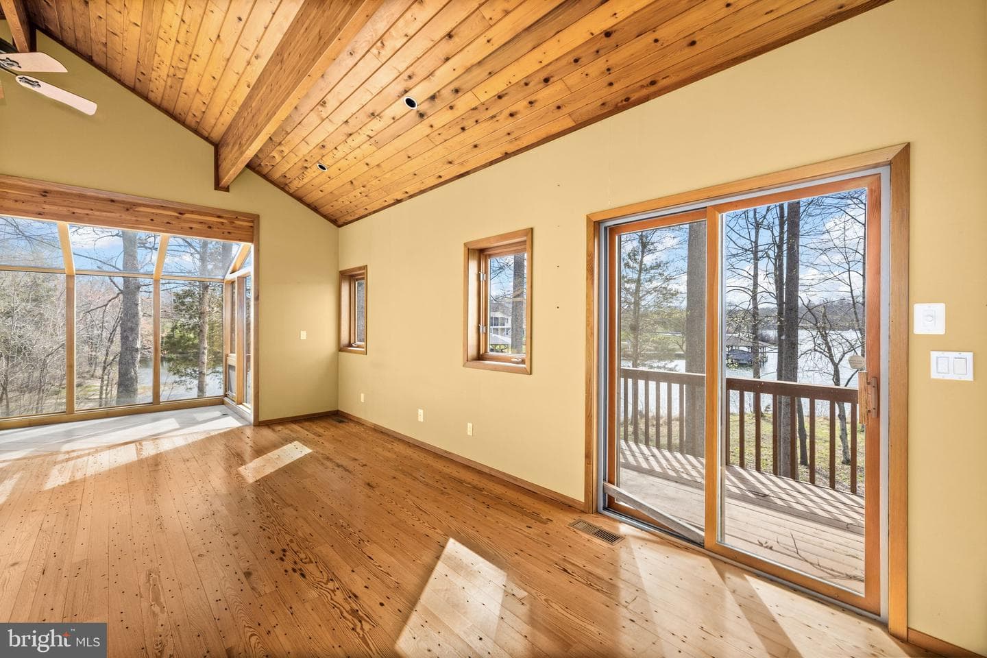 374 Sorbie Lane photo 34