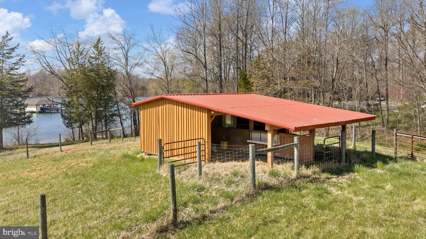 374 Sorbie Lane photo 77