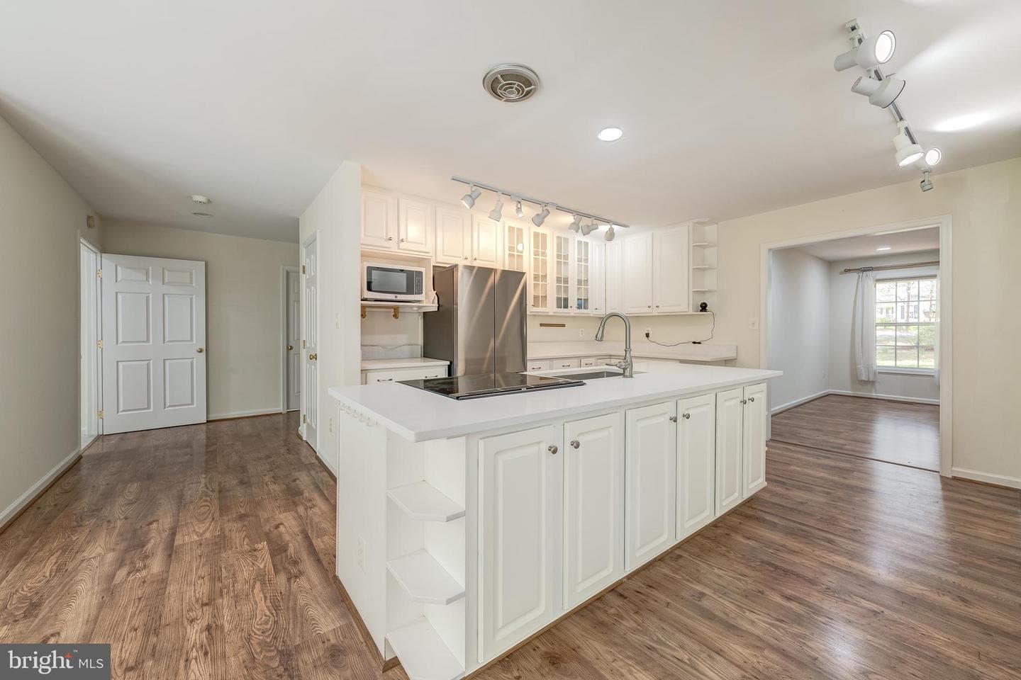 724 Mitchell Point Road photo 18