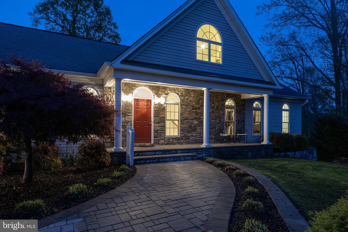 544 Ark Avenue photo 29
