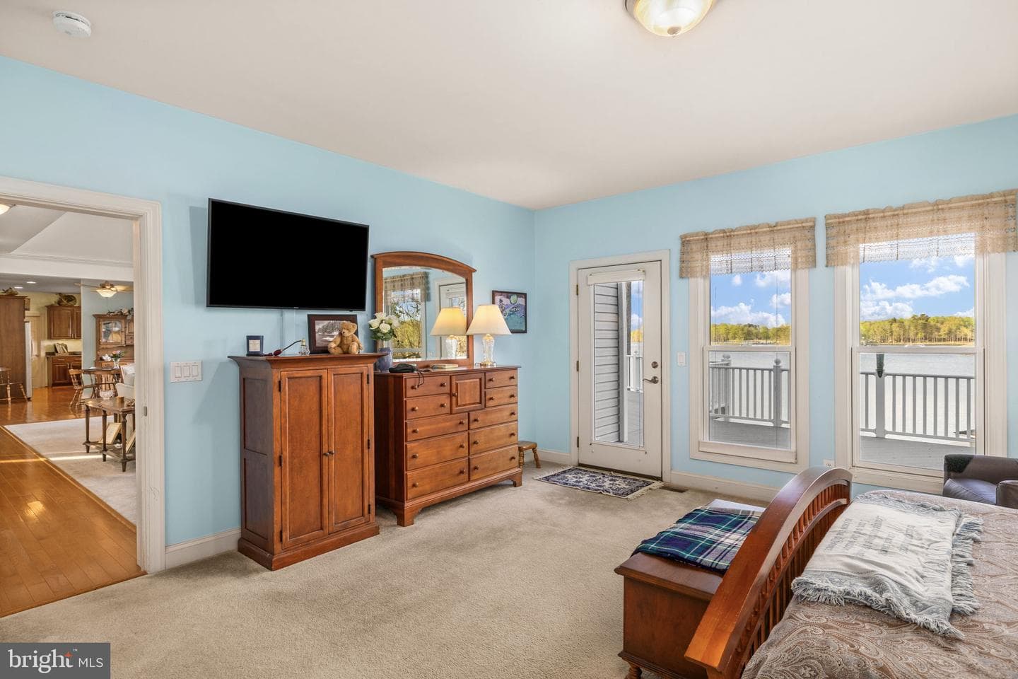 544 Ark Avenue photo 45