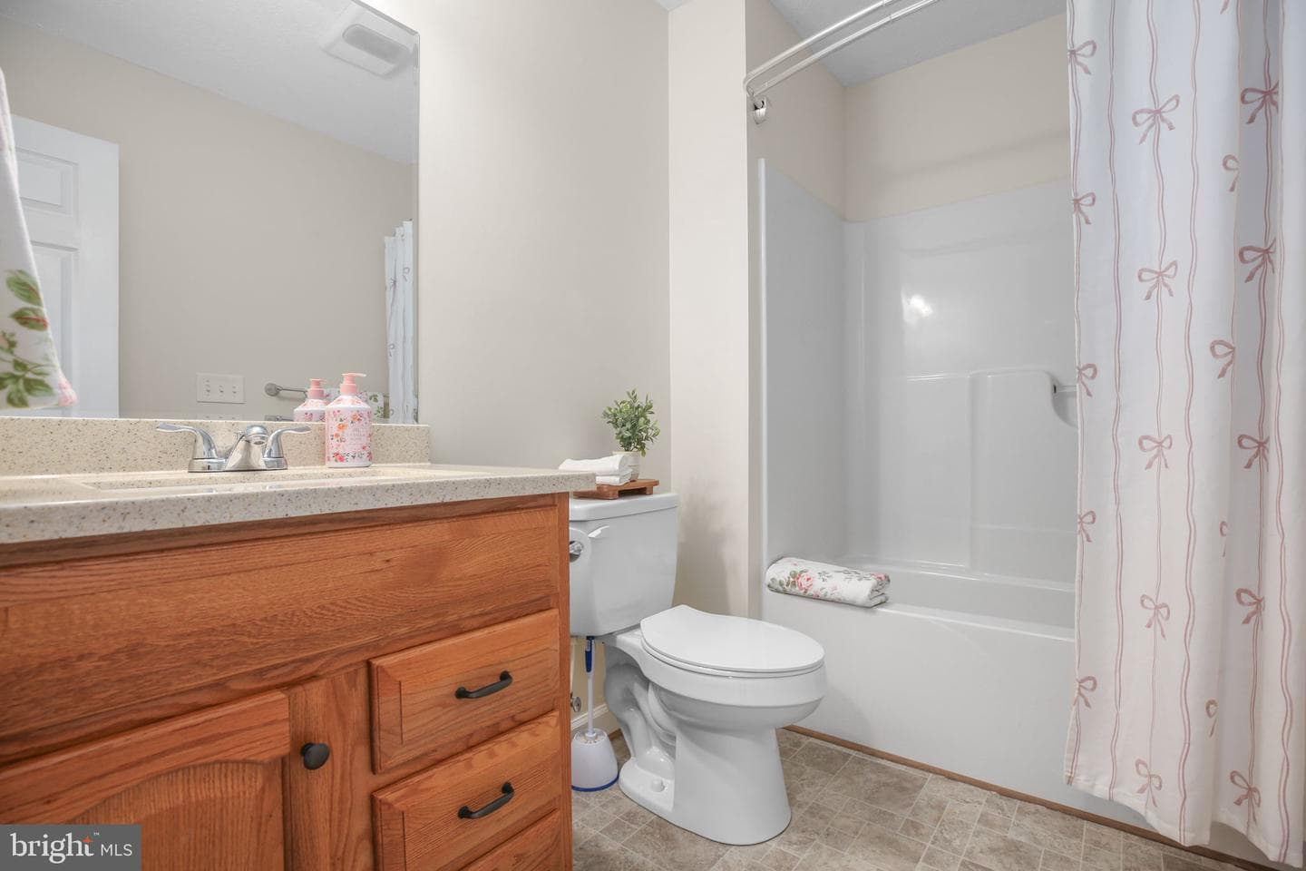 33 Austin Way photo 16