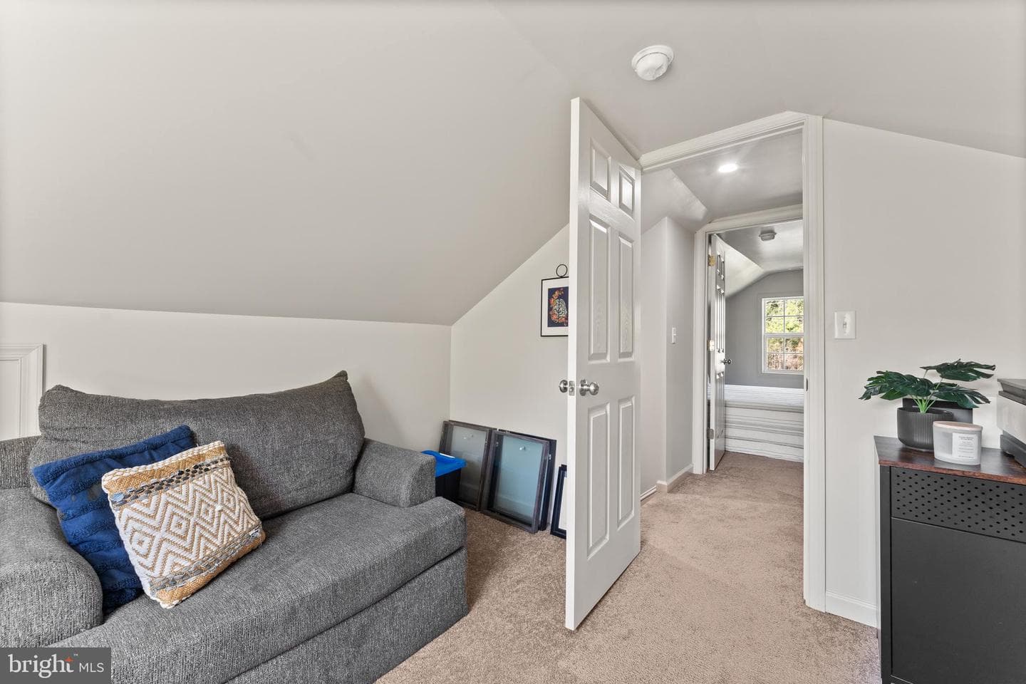 18634 Louisa Rd photo 21