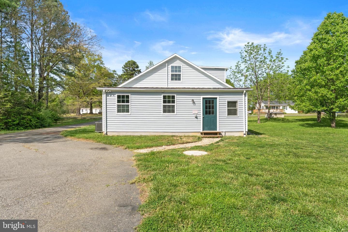 18634 Louisa Rd photo 26