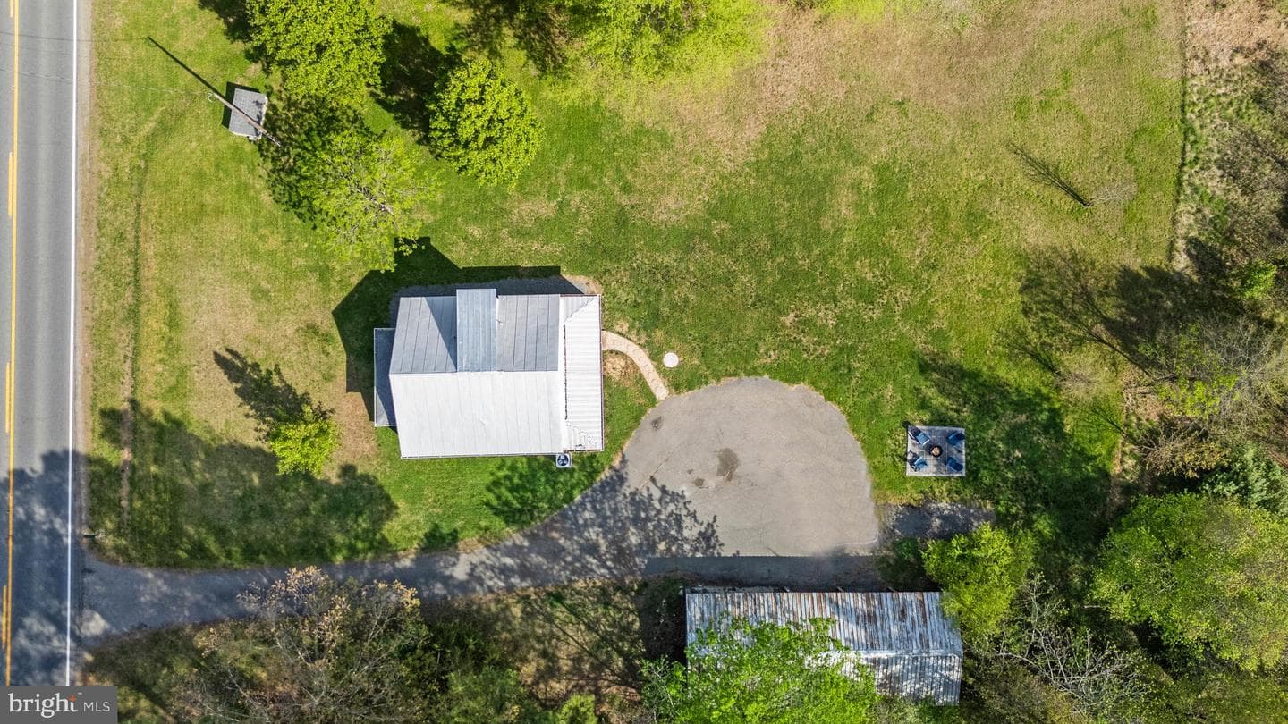 18634 Louisa Rd photo 30