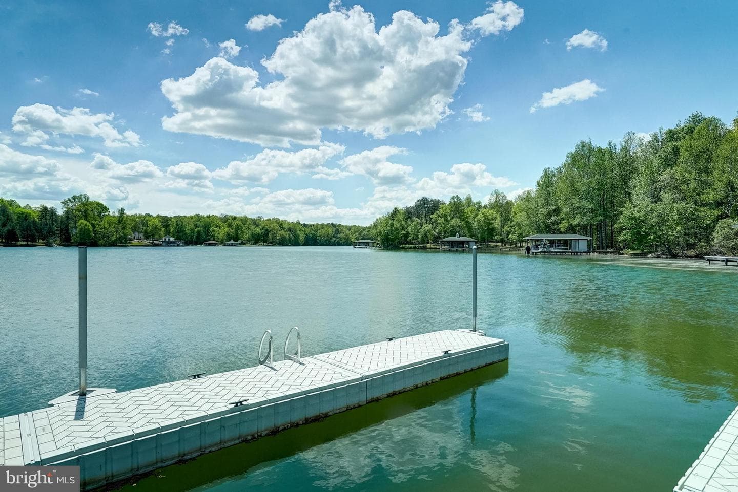 130 Oakleigh Lane photo 3