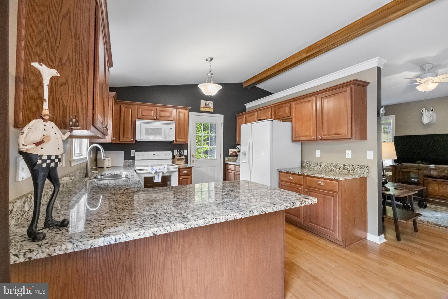 431 Wilson Street photo 11