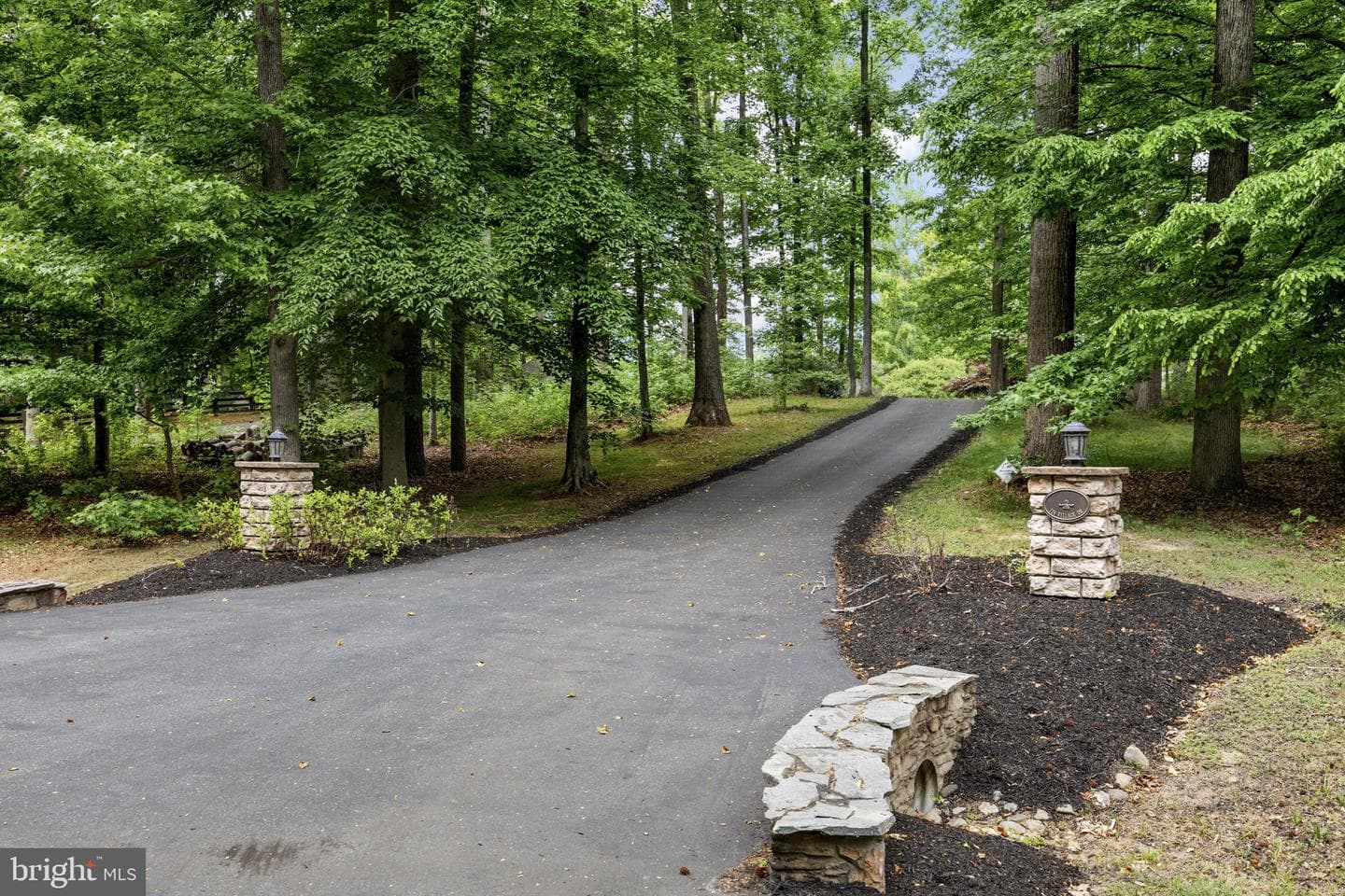 126 Village Dr photo 18