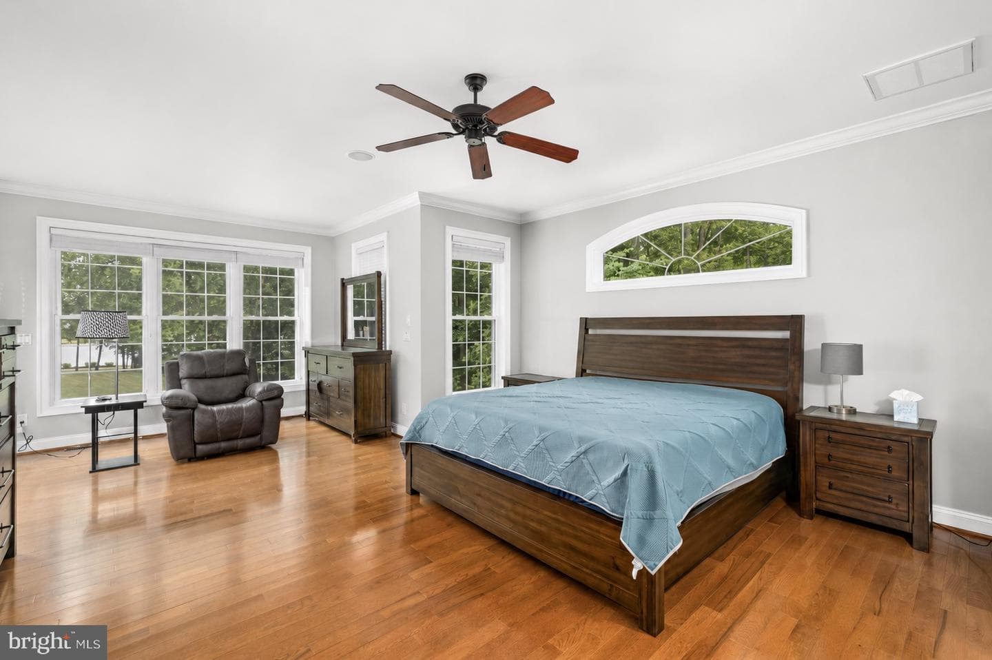 126 Village Dr photo 38