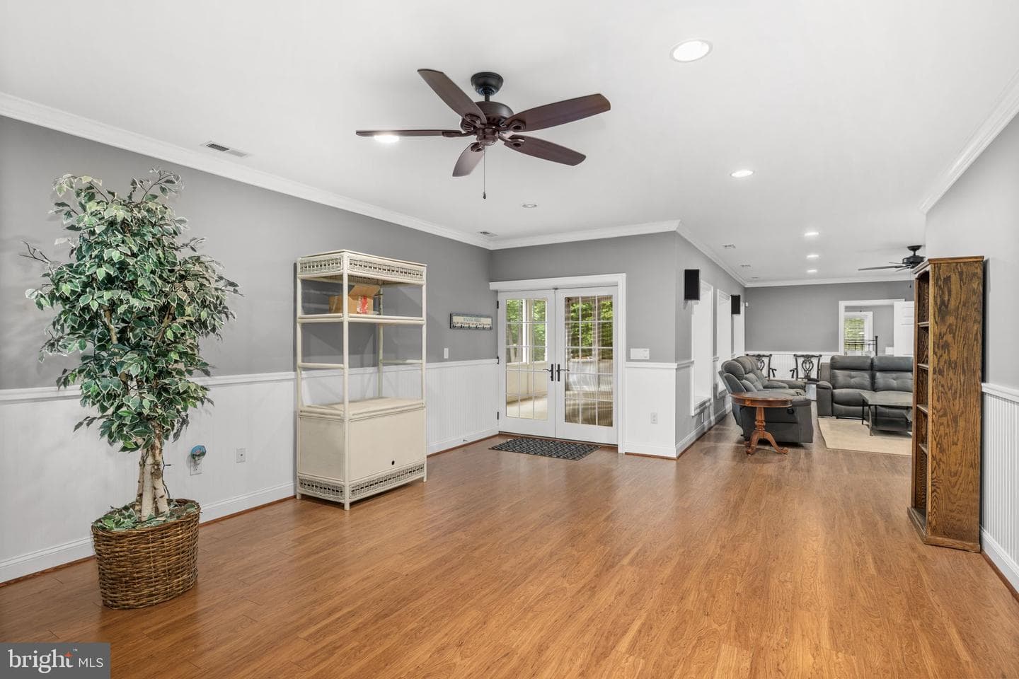 126 Village Dr photo 63