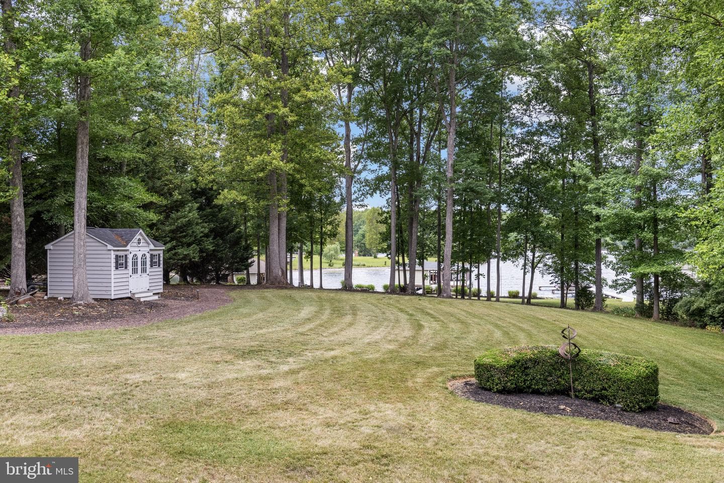 126 Village Dr photo 78