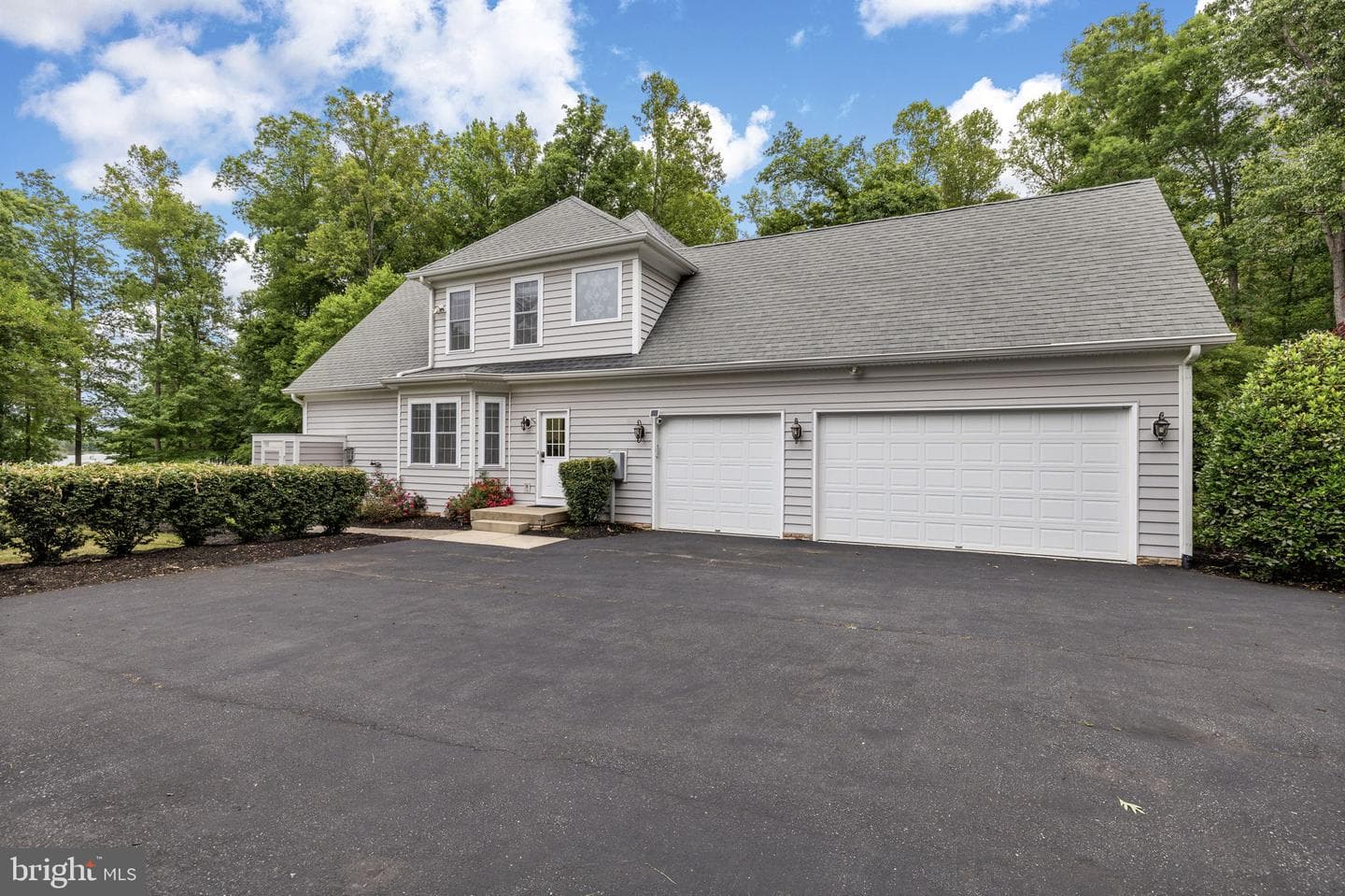 126 Village Dr photo 83