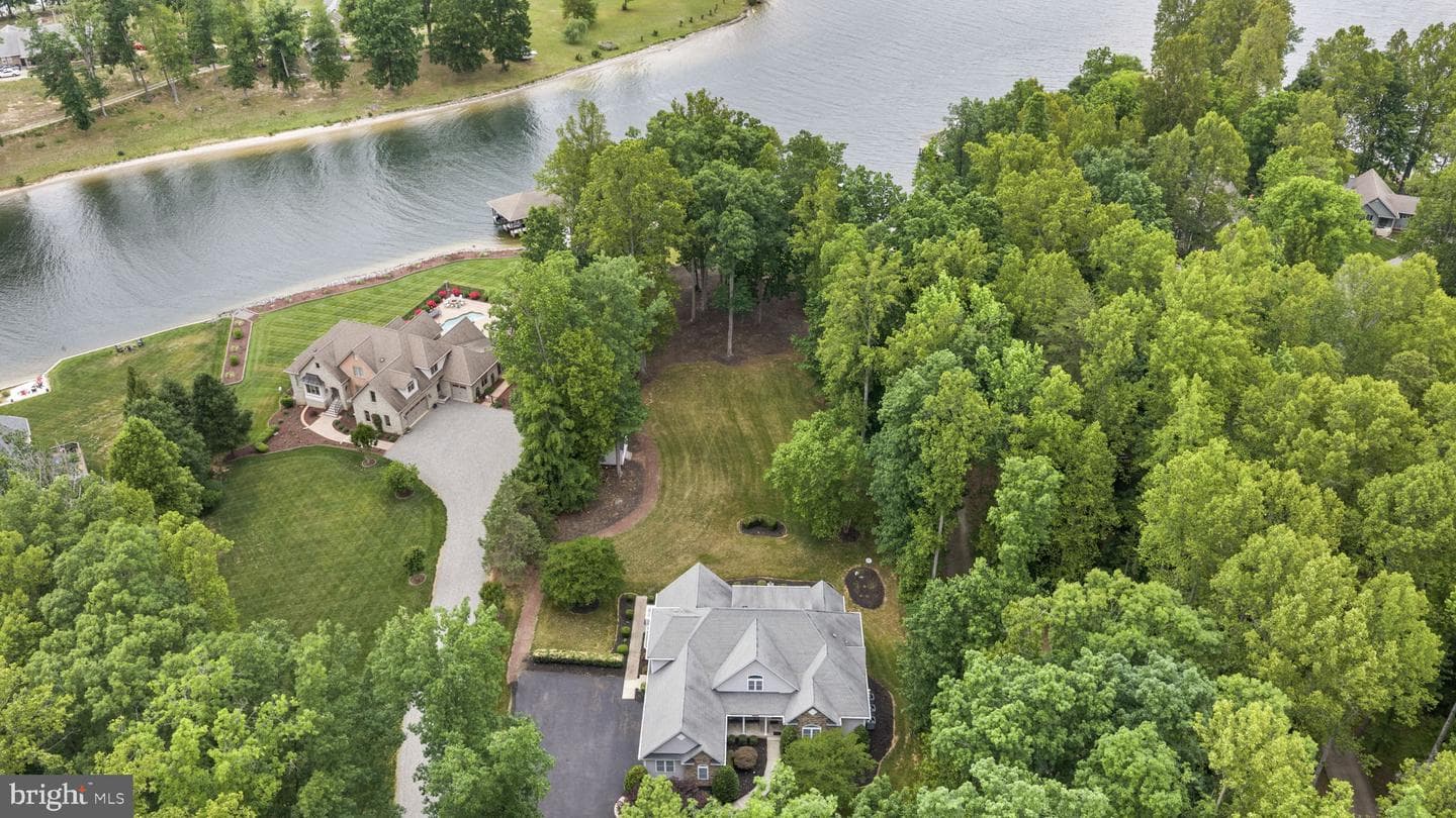 126 Village Dr photo 84