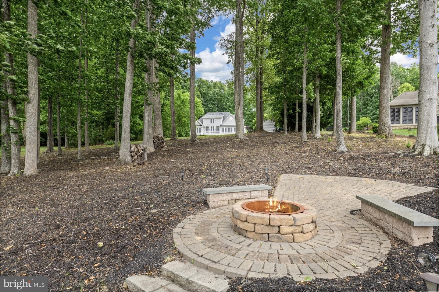 126 Village Dr photo 85