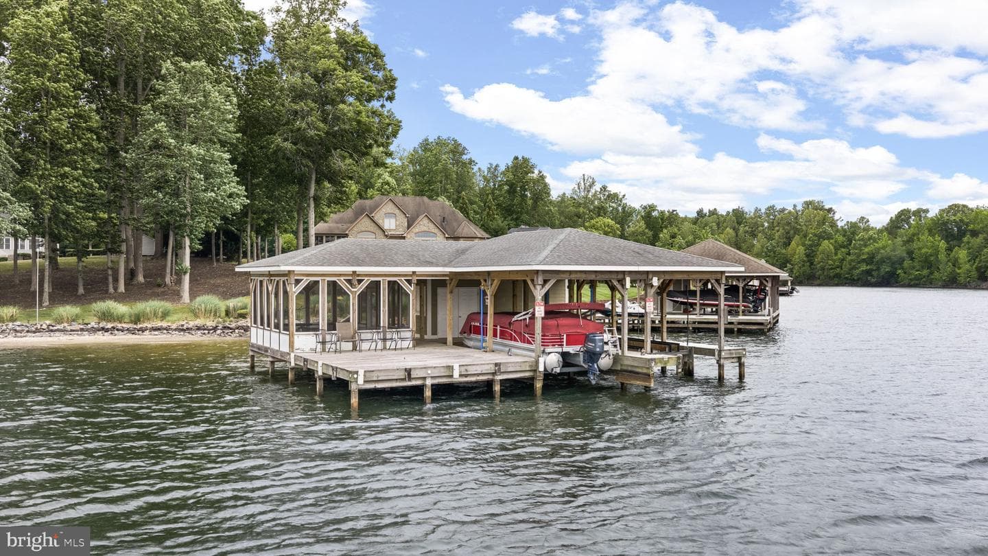 126 Village Dr photo 87