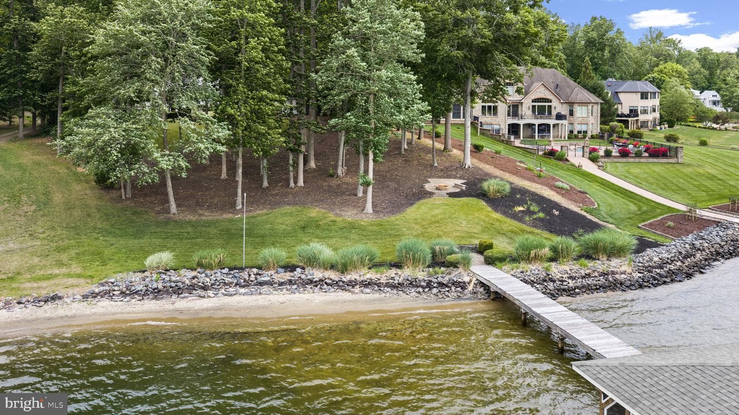 126 Village Dr photo 88